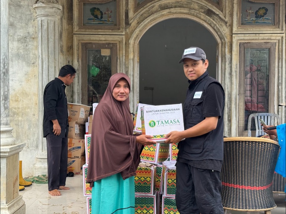 Penyaluran Bantuan untuk Masyarakat Terdampak Banjir Bandang di Aceh & Sumatera